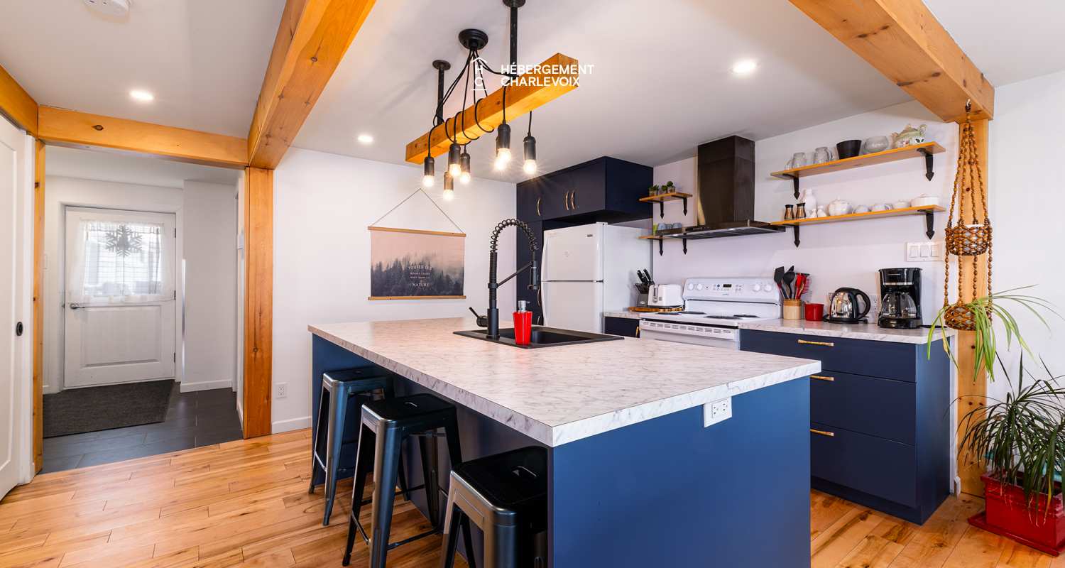 ABE-3 - Entièrement rénové, au centre-ville de Baie-Saint-Paul